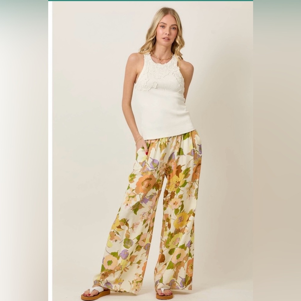 Skylar Rose  Floral Wide-Leg Pants. Large